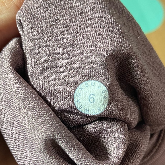 Lululemon Mauve Mesh See-Through Leggings Size 6 - Picture 6 of 6